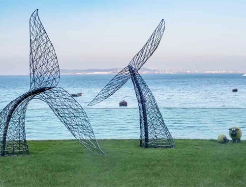 长春红星海鲸鱼尾雕塑